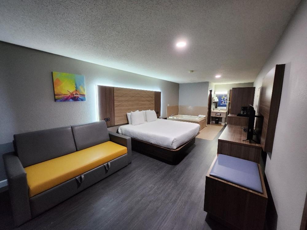 Motel Super 8 By Wyndham Hayward Wi Exterior foto
